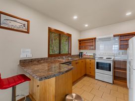Fern View - Pukawa Bay Holiday Home -  - 1212637 - thumbnail photo 8