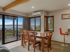 Fern View - Pukawa Bay Holiday Home -  - 1212637 - thumbnail photo 7