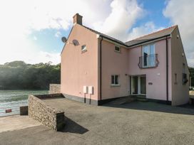 3 bedroom Cottage for rent in Milford Haven