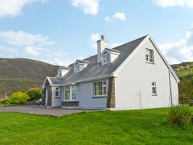 5 bedroom Cottage for rent in Waterville