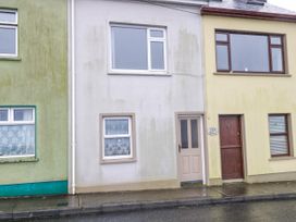 3 bedroom Cottage for rent in Roundstone