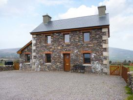 3 bedroom Cottage for rent in Cloghane