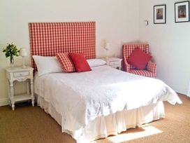 The Humble Daisy - Shancroagh & County Galway - 30577 - thumbnail photo 5