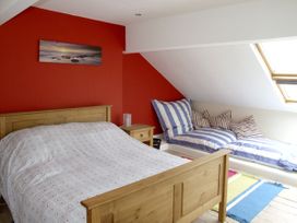 The Gallery Apartment - Anglesey - 3741 - thumbnail photo 6