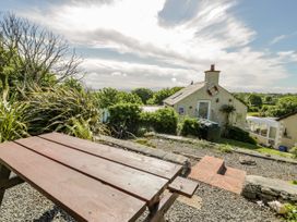 Crow's Nest Cottage - Anglesey - 3829 - thumbnail photo 46
