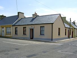 3 bedroom Cottage for rent in Kilkee
