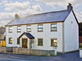 5 bedroom Cottage for rent in Penderyn