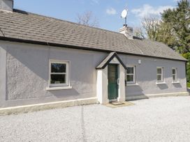 2 bedroom Cottage for rent in Manorhamilton