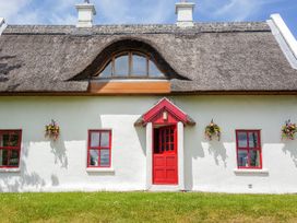 Teac Chondai Thatched Cottage - County Donegal - 906057 - thumbnail photo 2