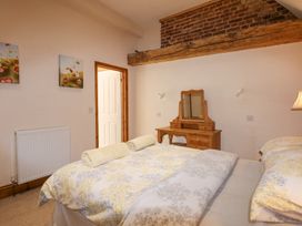 Hadleigh Farm Barn - Norfolk - 914136 - thumbnail photo 35