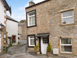 2 bedroom Cottage for rent in Settle