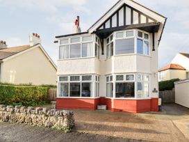 5 bedroom Cottage for rent in Rhos-on-Sea