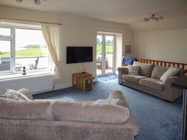 Hyfrydle Apartment - Anglesey - 927582 - thumbnail photo 3