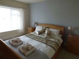 Hyfrydle Apartment - Anglesey - 927582 - thumbnail photo 7