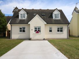 4 bedroom Cottage for rent in Youghal