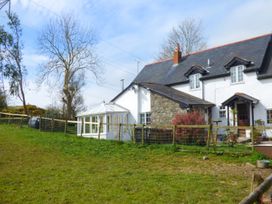 2 bedroom Cottage for rent in Eglwysbach