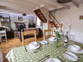 Cozy Cwtch Cottage - South Wales - 935330 - thumbnail photo 8