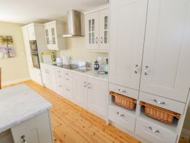 Central Ardara Riverside Apartment - County Donegal - 939487 - thumbnail photo 6
