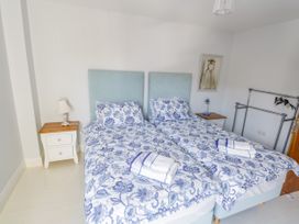 Central Ardara Riverside Apartment - County Donegal - 939487 - thumbnail photo 8
