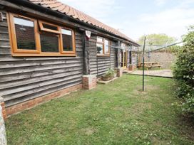 Duckling Barn - Norfolk - 940678 - thumbnail photo 1