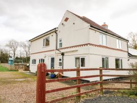 4 bedroom Cottage for rent in Wragby