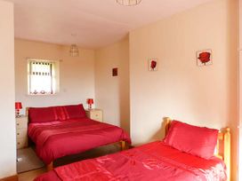 Cooley Cottage - County Donegal - 943611 - thumbnail photo 9