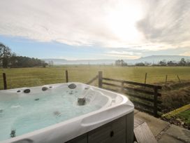 5 bedroom Cottage for rent in Clun