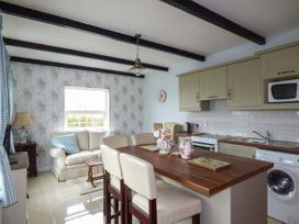 No.1 Apt, Brandy Harbour Cottage - Shancroagh & County Galway - 951117 - thumbnail photo 2