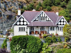 4 bedroom Cottage for rent in Barmouth