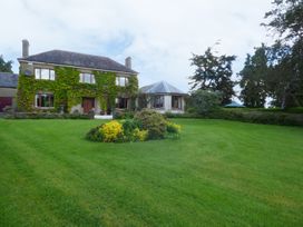 5 bedroom Cottage for rent in Carrick-On-Suir