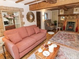 3 bedroom Cottage for rent in Baslow