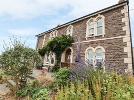 5 bedroom Cottage for rent in Abergavenny