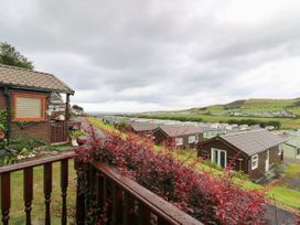 Chalet 18 Smarty's View - Mid Wales - 965588 - thumbnail photo 17