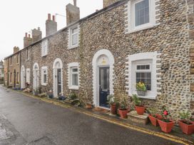 2 bedroom Cottage for rent in Canterbury