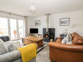 3 bedroom Cottage for rent in St Dogmaels