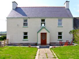 5 bedroom Cottage for rent in Newborough