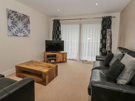Scarborough Apartments - Two Bed (1) - North Yorkshire (incl. Whitby) - 975361 - thumbnail photo 3