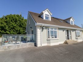 4 bedroom Cottage for rent in Redcastle