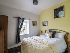 Pat White's Cottage -  - 980018 - thumbnail photo 13