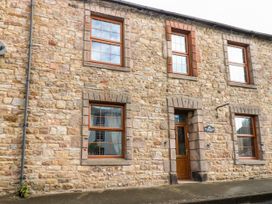5 bedroom Cottage for rent in Brough