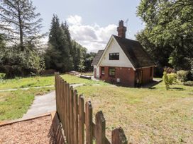 Baldwin’s Hill Cottage - Suffolk & Essex - 984338 - thumbnail photo 25