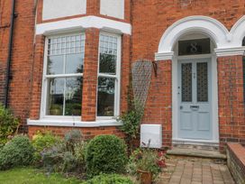 8 Wilton Road - North Yorkshire (incl. Whitby) - 984696 - thumbnail photo 2