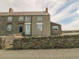2 bedroom Cottage for rent in Holyhead