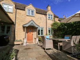 5 bedroom Cottage for rent in Burford