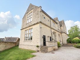 The Old School House - Cotswolds - 988716 - thumbnail photo 1