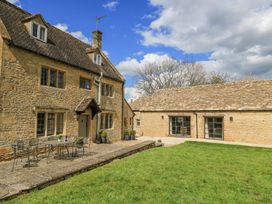 4 bedroom Cottage for rent in Stow on the Wold