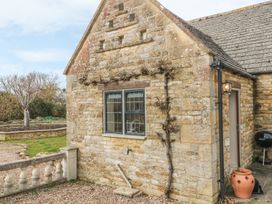 The Court Yard Cottage - Cotswolds - 988782 - thumbnail photo 2