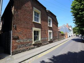 3 bedroom Cottage for rent in Salisbury