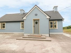 3 bedroom Cottage for rent in Glencar