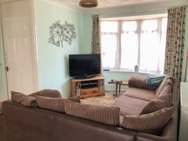 17 Coventry Close - Kent & Sussex - 989792 - thumbnail photo 4